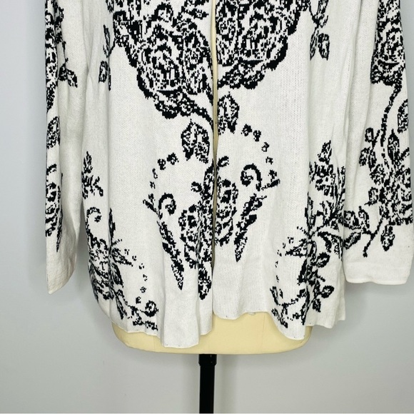 Grace White with Black Florals Open Cardigan- Size Large- NWT - Picture 3 of 9